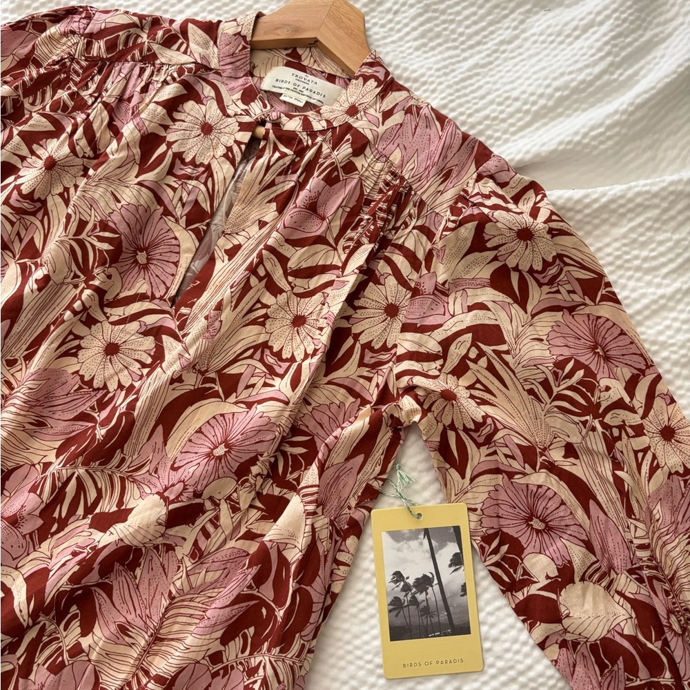Trovata Floral Boho Style Blouse - Picture 4 of 12